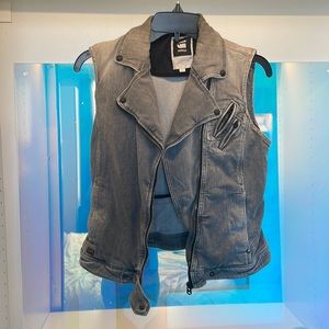 GStar Raw Women’s Medium Gray Stonewashed Vest